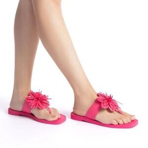 LARROUDE Hibiscus Flower Flip Flop Sandals in Pink Size 6/7